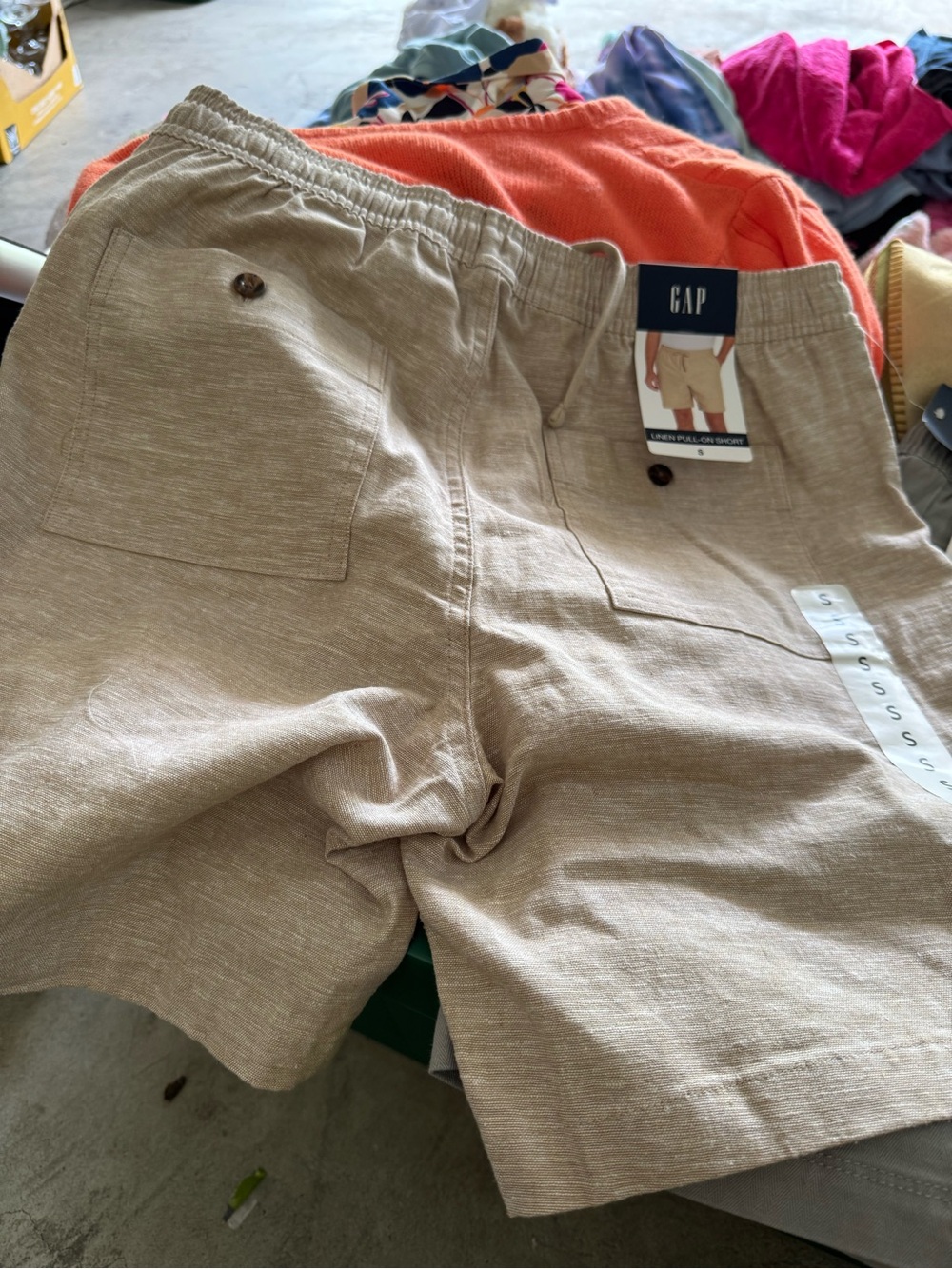 GAP Men's Beige Drawstring Linen-Blend Shorts